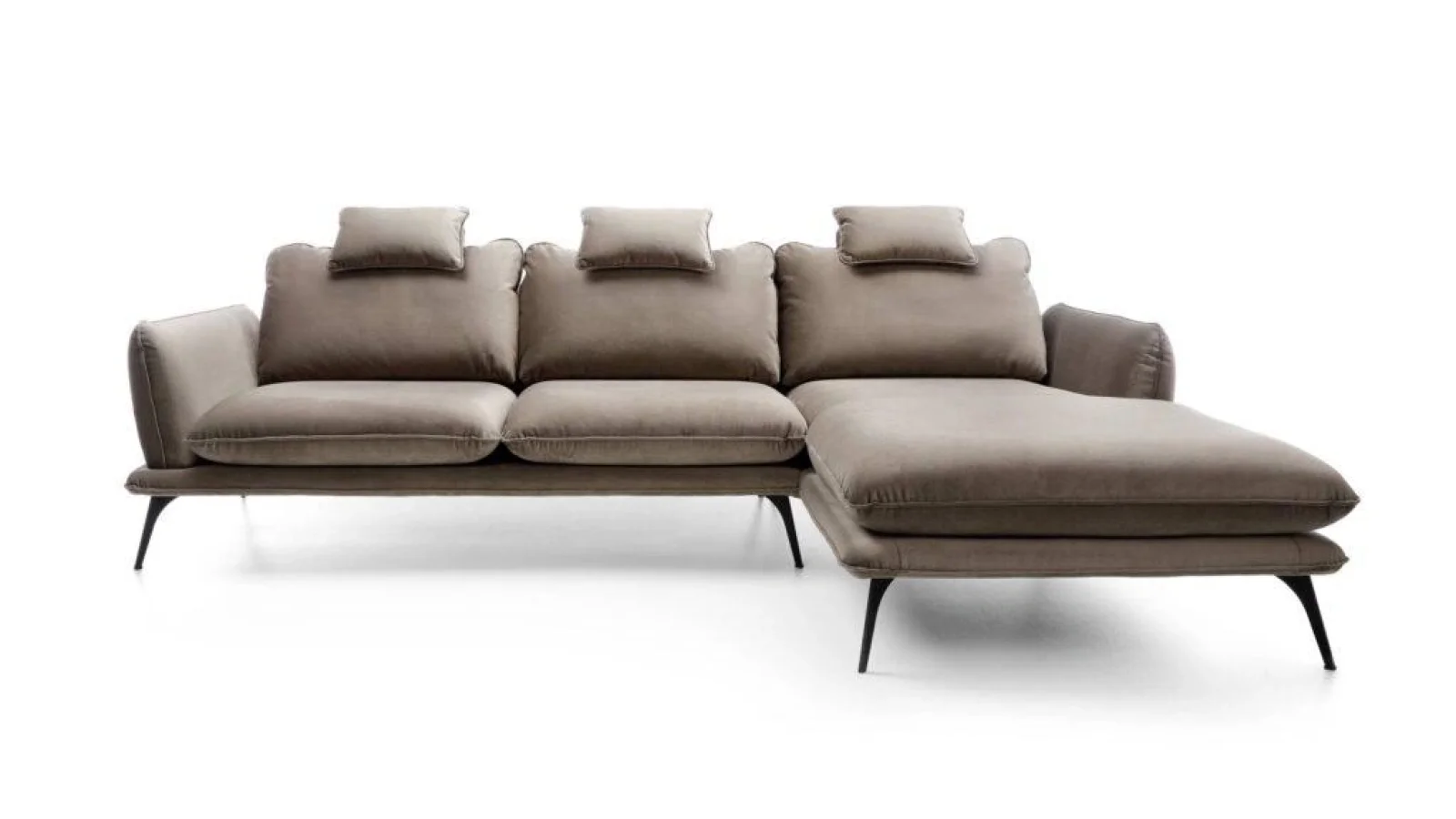 Velvet, Leather, or Fabric? A Guide to Choosing the Best Polish Sofa UK