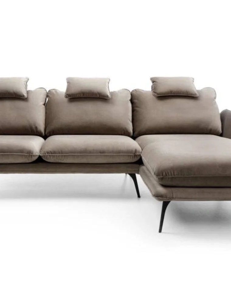 Velvet, Leather, or Fabric? A Guide to Choosing the Best Polish Sofa UK