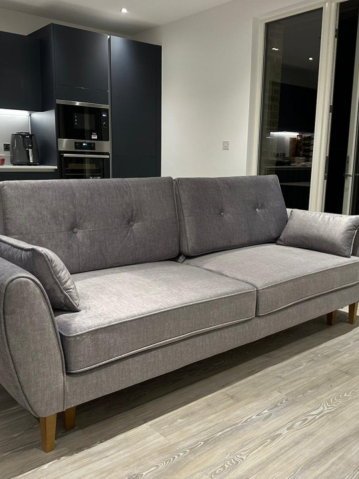 Grey Sofa Couch – The Perfect Choice for Timeless Elegance in Your Living Space
