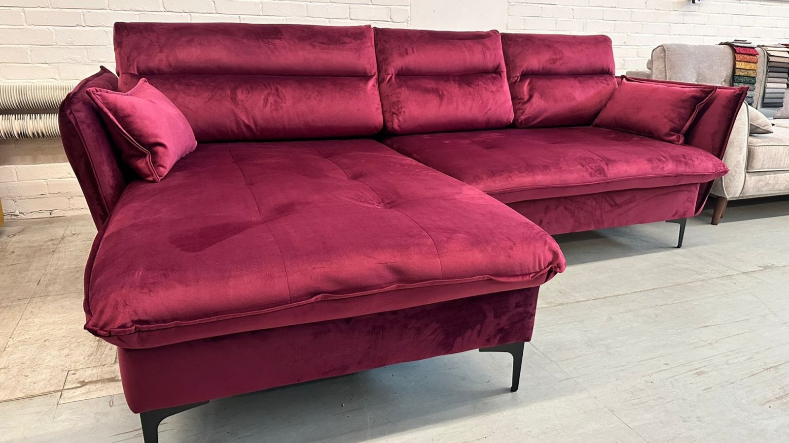 Top 5 Quick Delivery Sofas Available Right Now in the UK