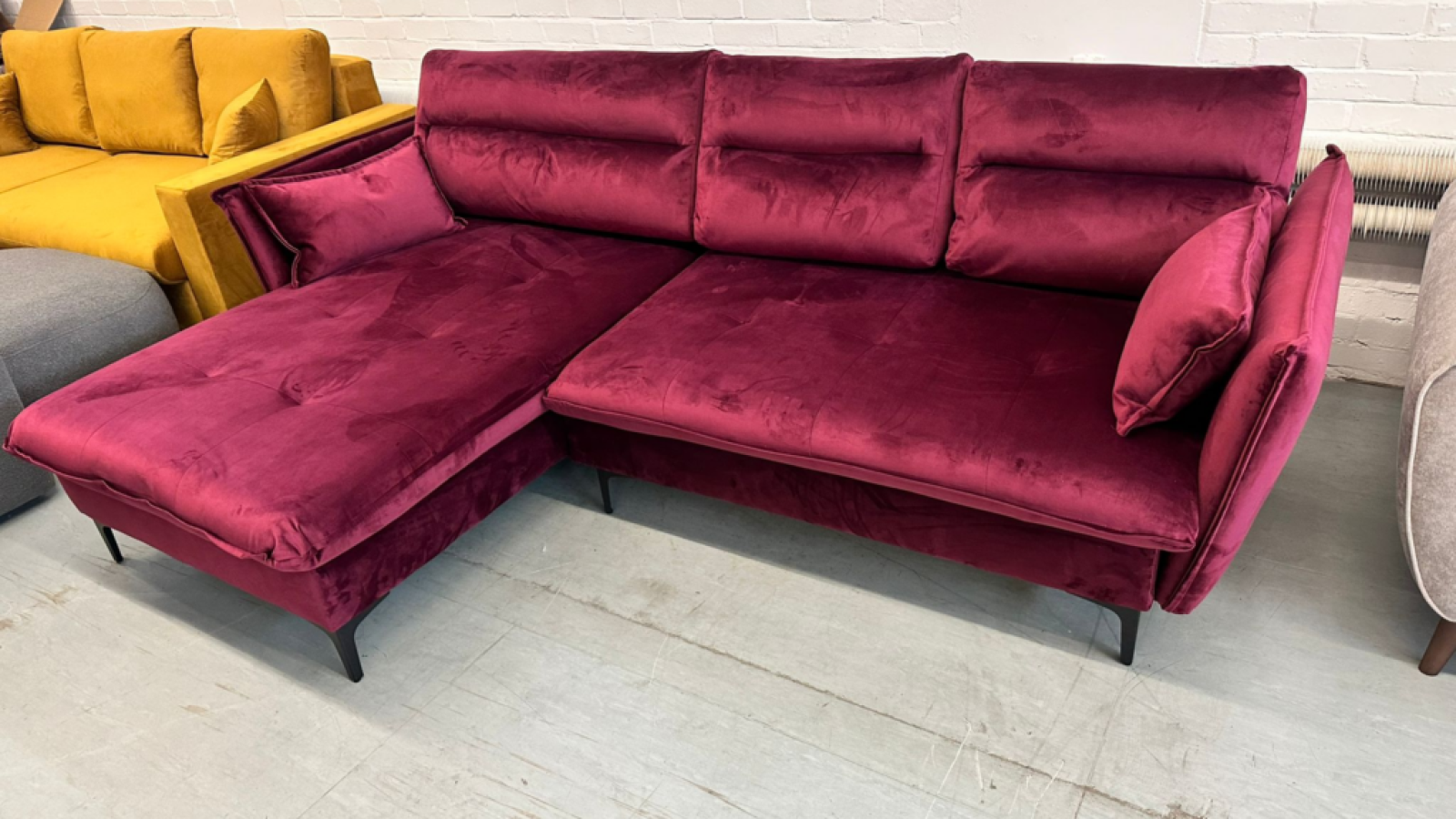 How to Style Red Corner Sofas for a Bold and Balanced Living Room