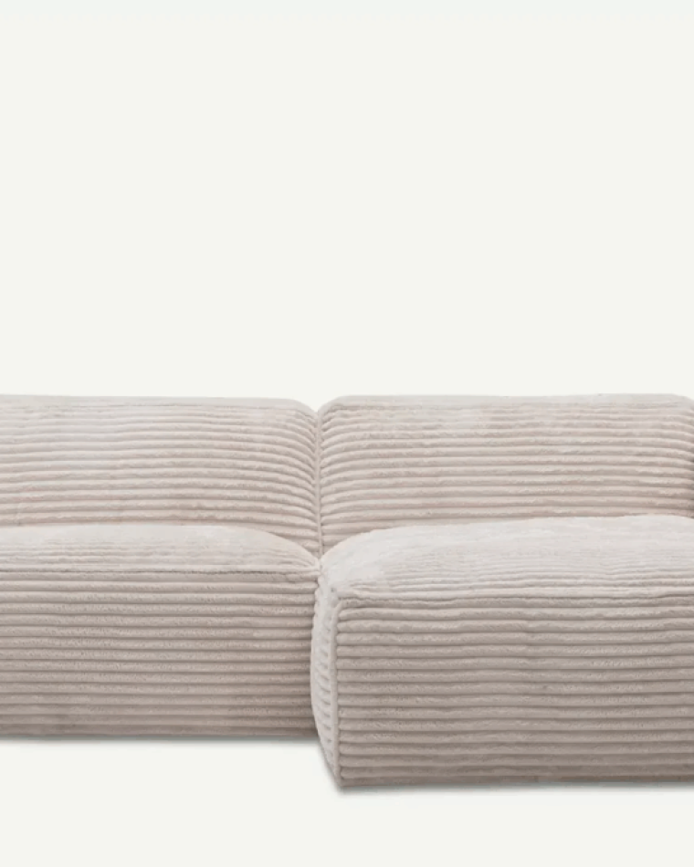 How to arrange furniture around large windows