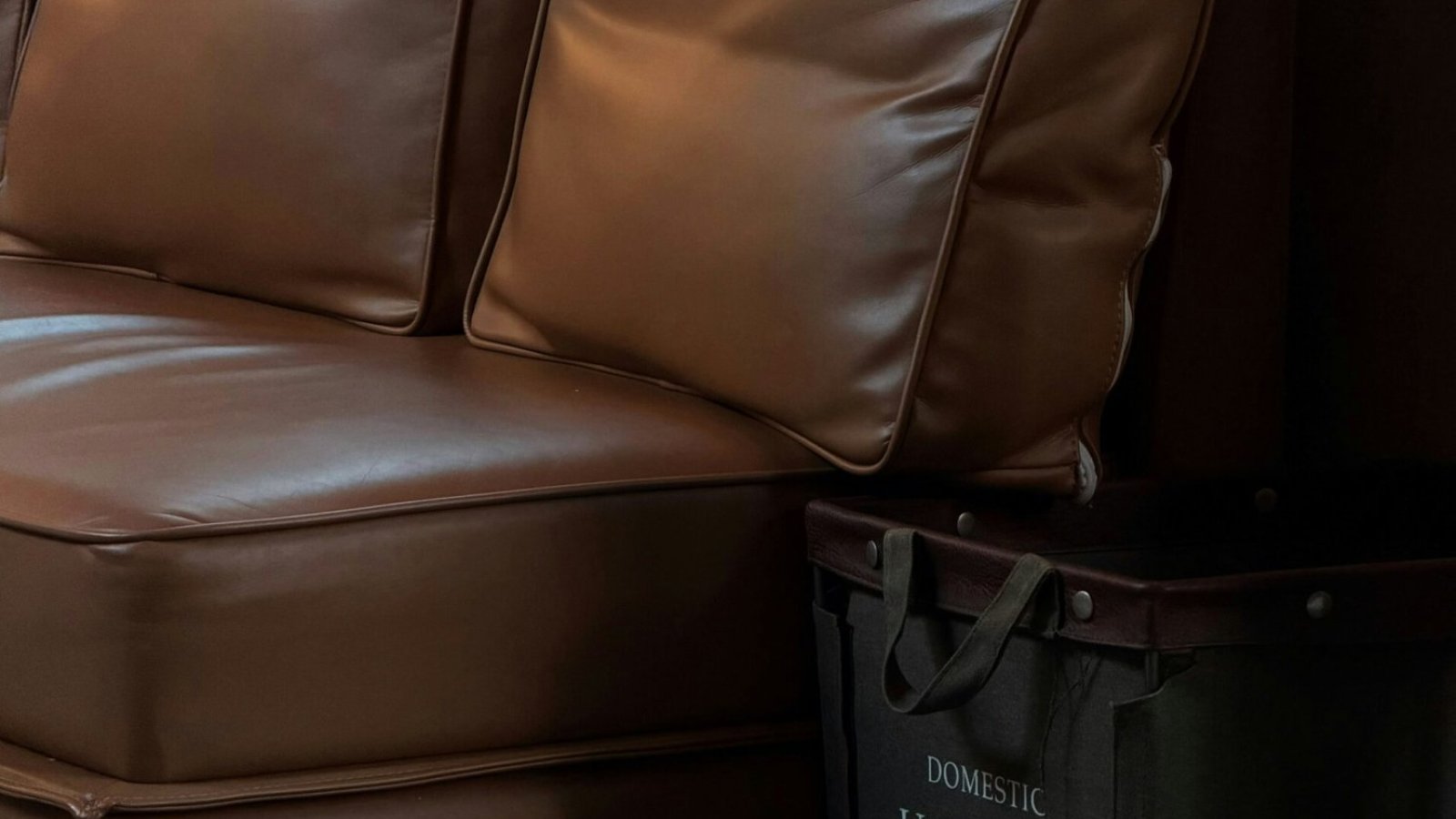 Accessories for a Brown Sofa – Which Colours, Cushions and Curtains Go with a Brown Sofa?