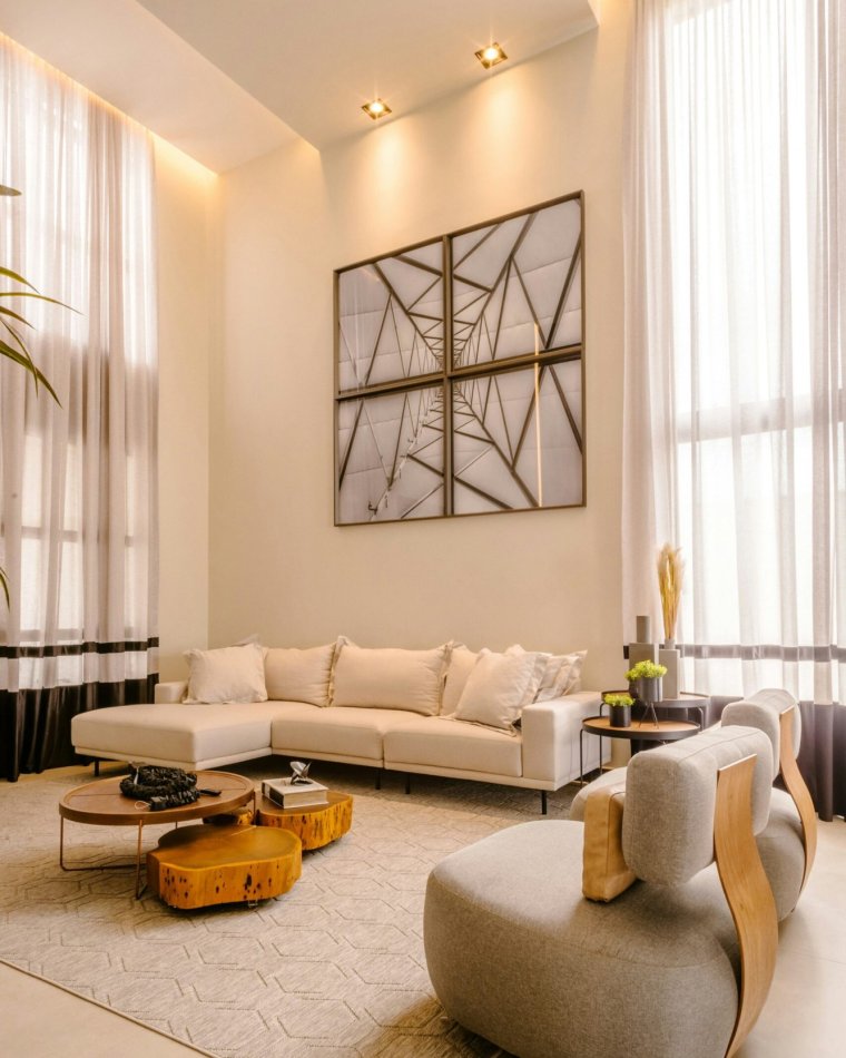 Accessories for a Beige Sofa: Cushions, Curtains and Rugs to Choose
