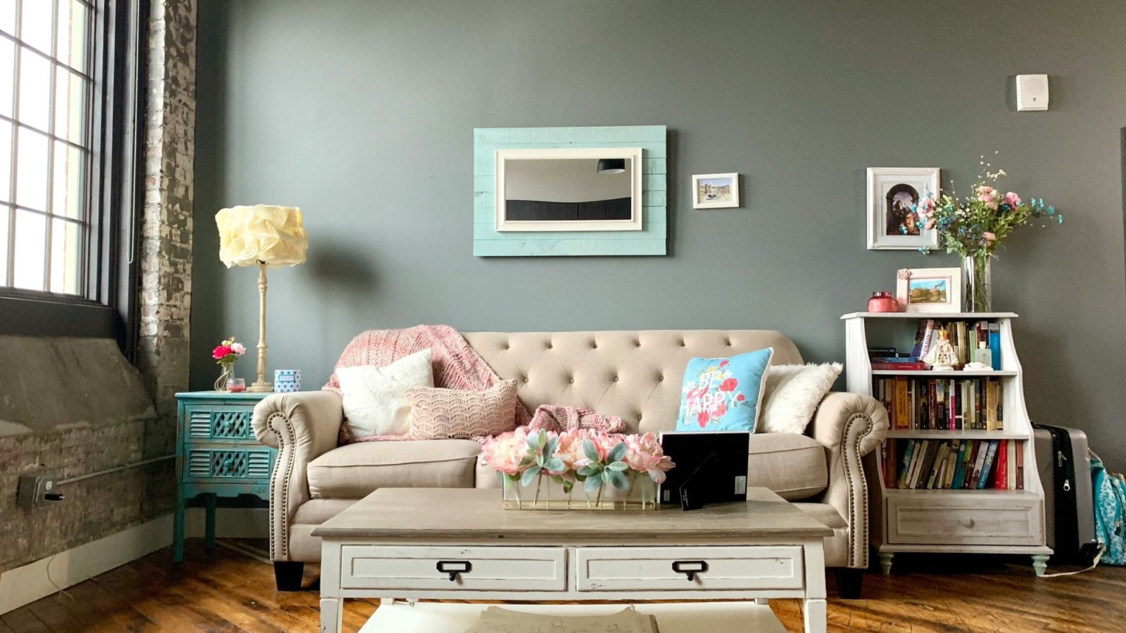 How to arrange a square living room? Ideas for a functional layout