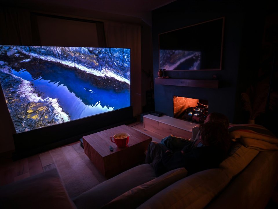 How to Set Up a Home Cinema Room: Furniture, Layout and Sofa Ideas