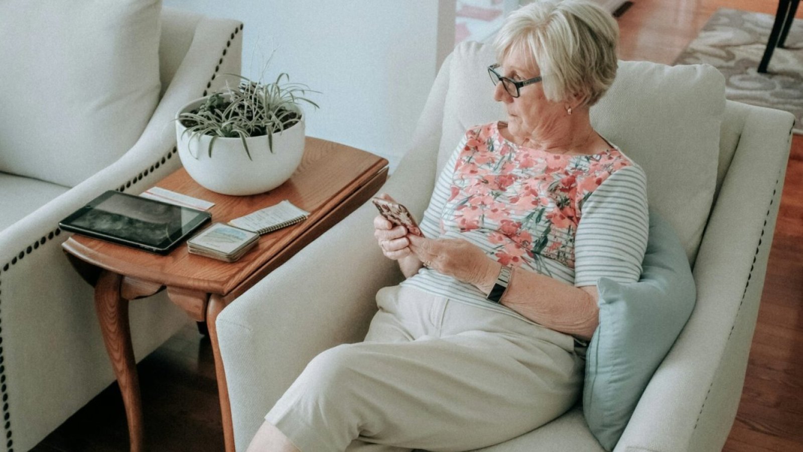 Sofa Seat Height Guide: Finding the Right Fit for Your Body