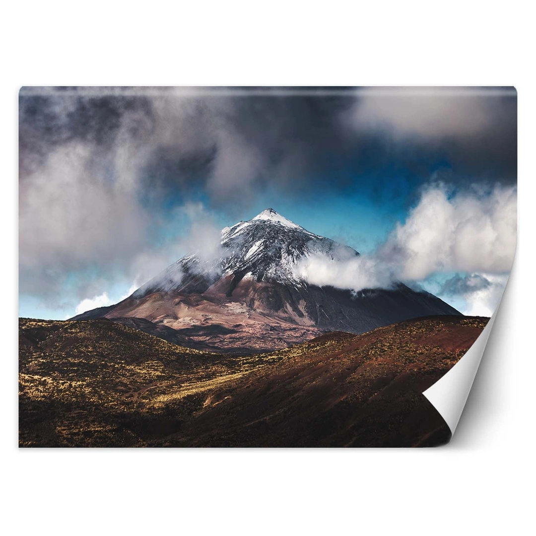 Wallpaper, Mountain peak in the clouds